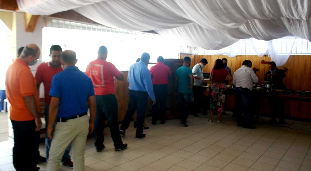 Camacã: Prefeito Paulo do Gás e o vice-prefeito Rai de Panelinha homenageiam os vereadores